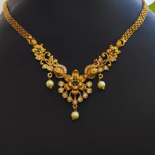 Elegant Kemp Stone Choker Set with Peacock Earrings